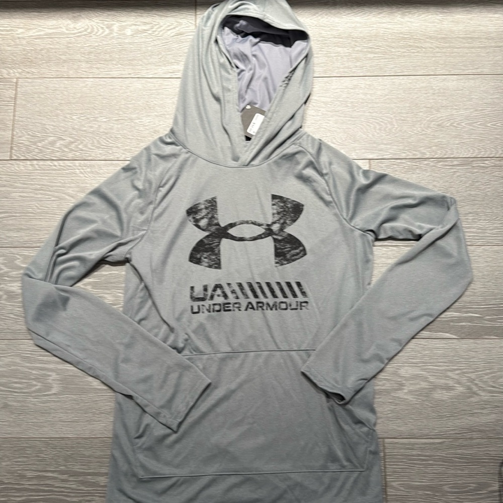 NWT Under Armour Boys YLG Shirt